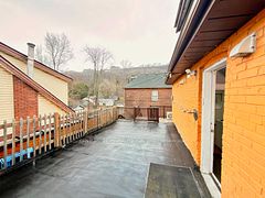 2nd Floor - 108 Cumberland Avenue, Hamilton, ON, exterior