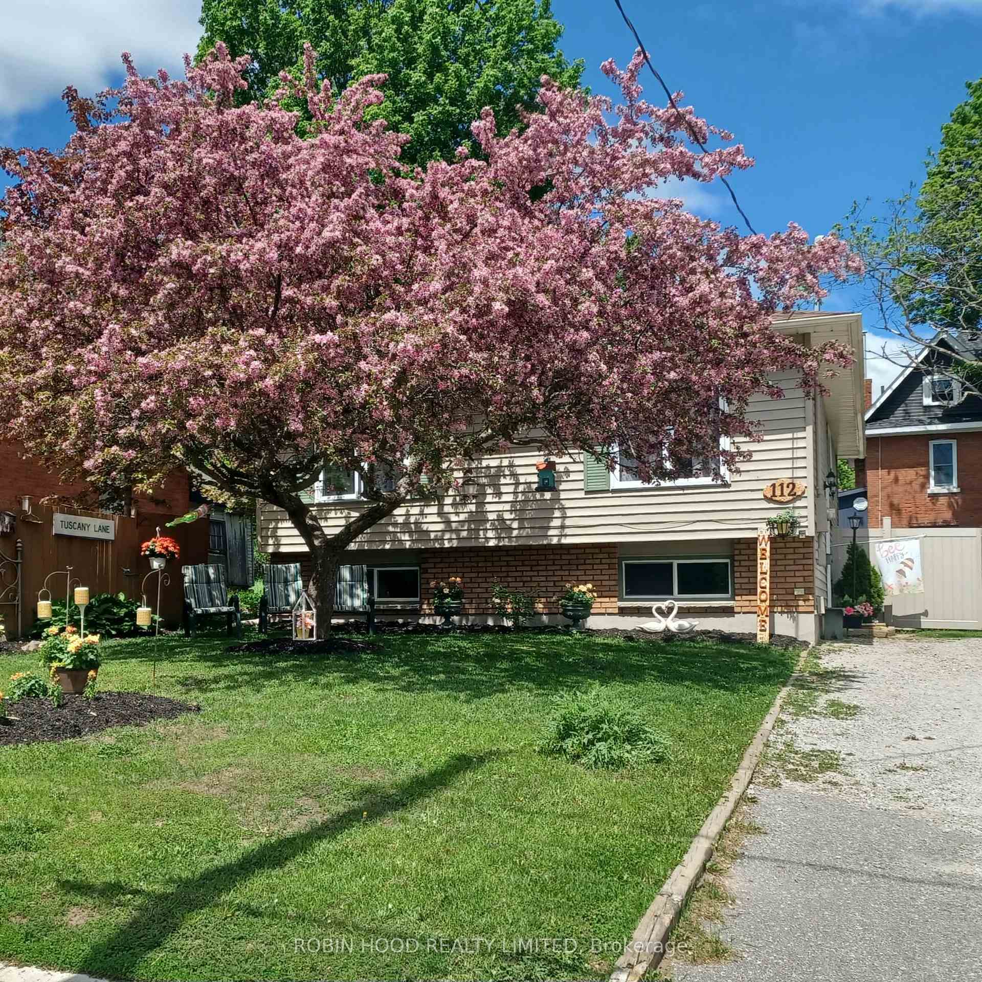 112 Borland Street E, Orillia, ON, exterior
