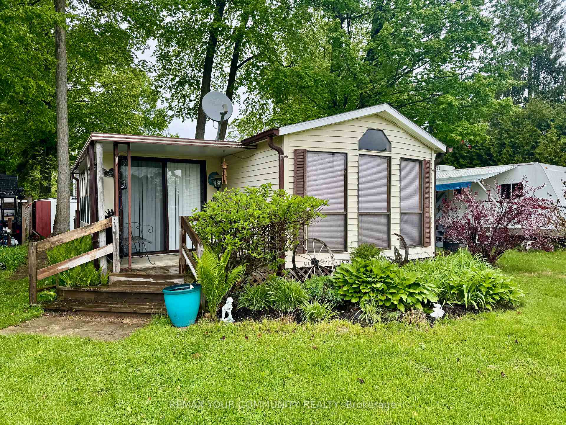 42 - 285 Crydermans 42 Side Road, Georgina, ON, exterior