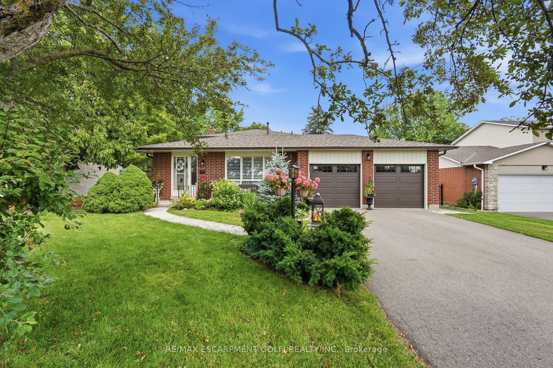 283 Parkway Drive, Milton, ON, exterior