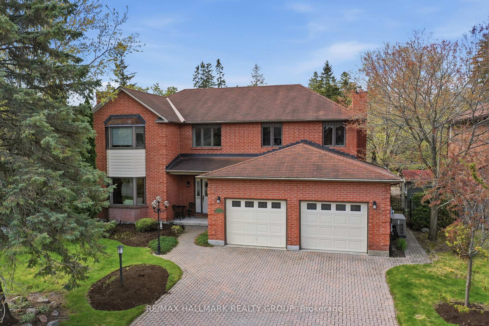 20 Halldorson Crescent, Kanata, ON, exterior