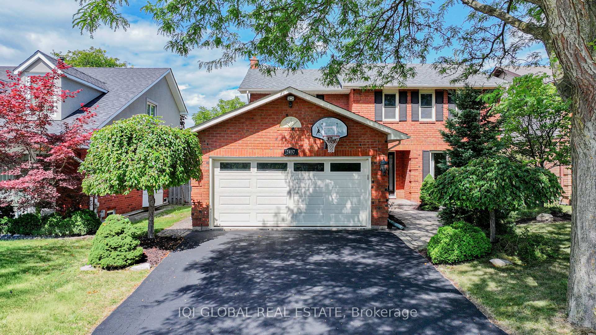 1497 Greenbriar Drive, Oakville, ON, exterior