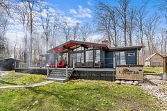 686 Grand Island, Kawartha Lakes, ON, exterior