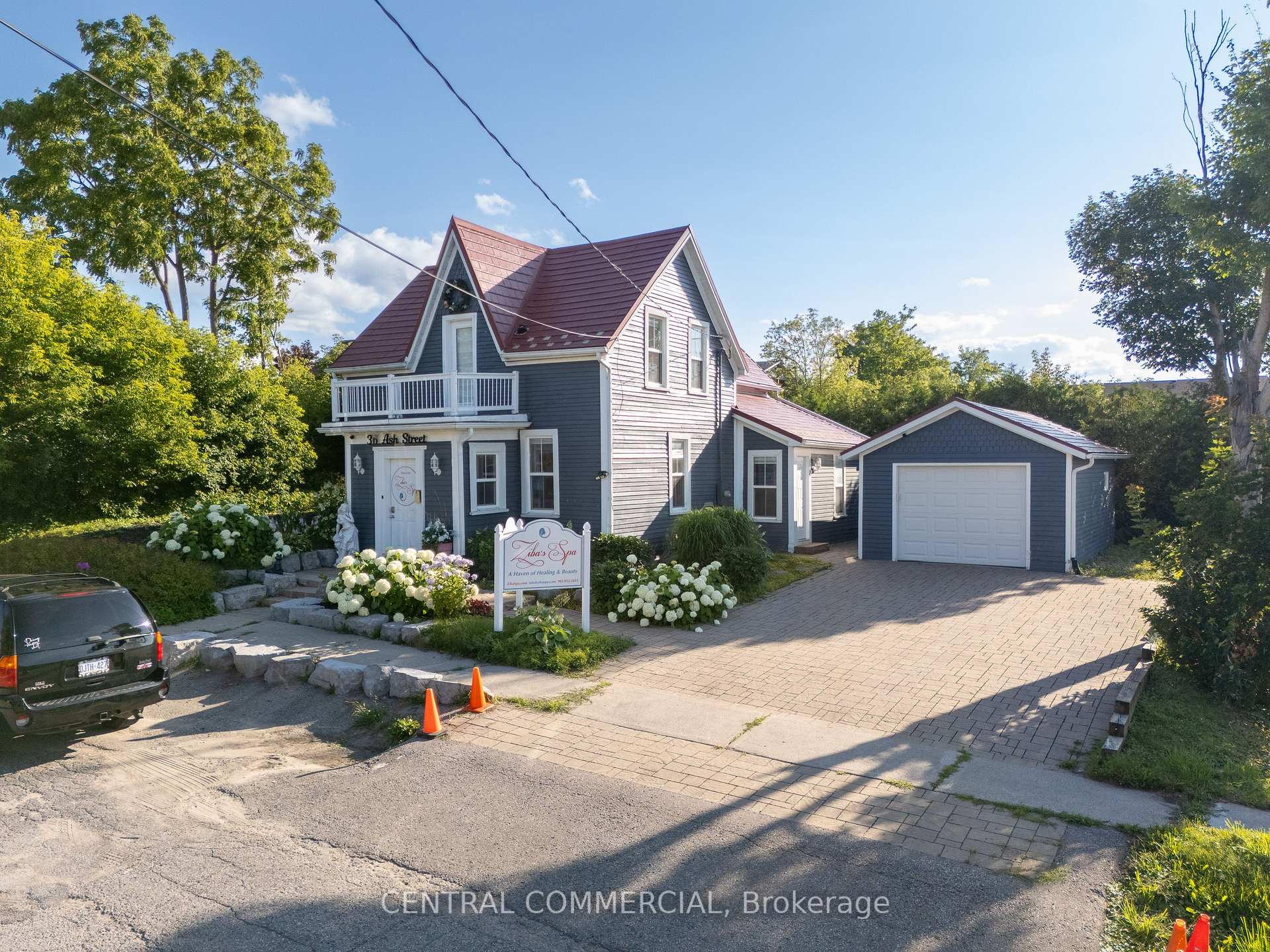 36 Ash Street, Uxbridge, ON, exterior