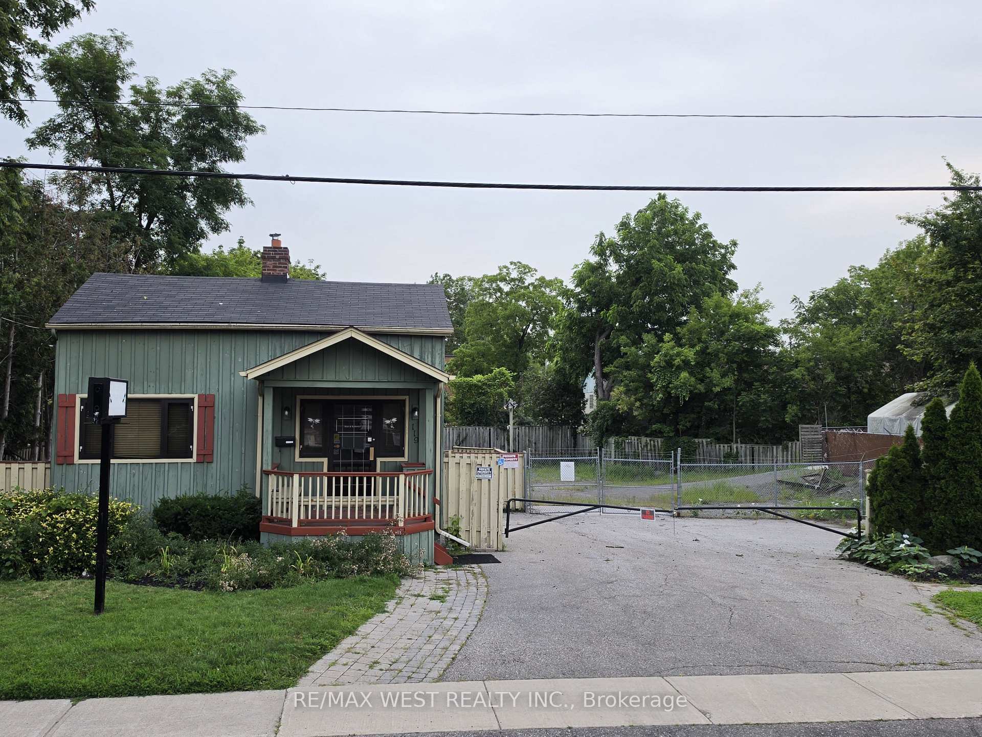 119 Ash Street, Whitby, ON, exterior