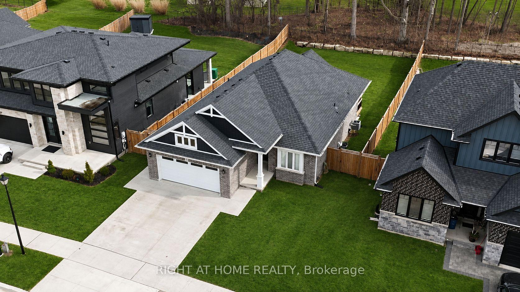 95 Optimist Drive, Southwold, ON, exterior