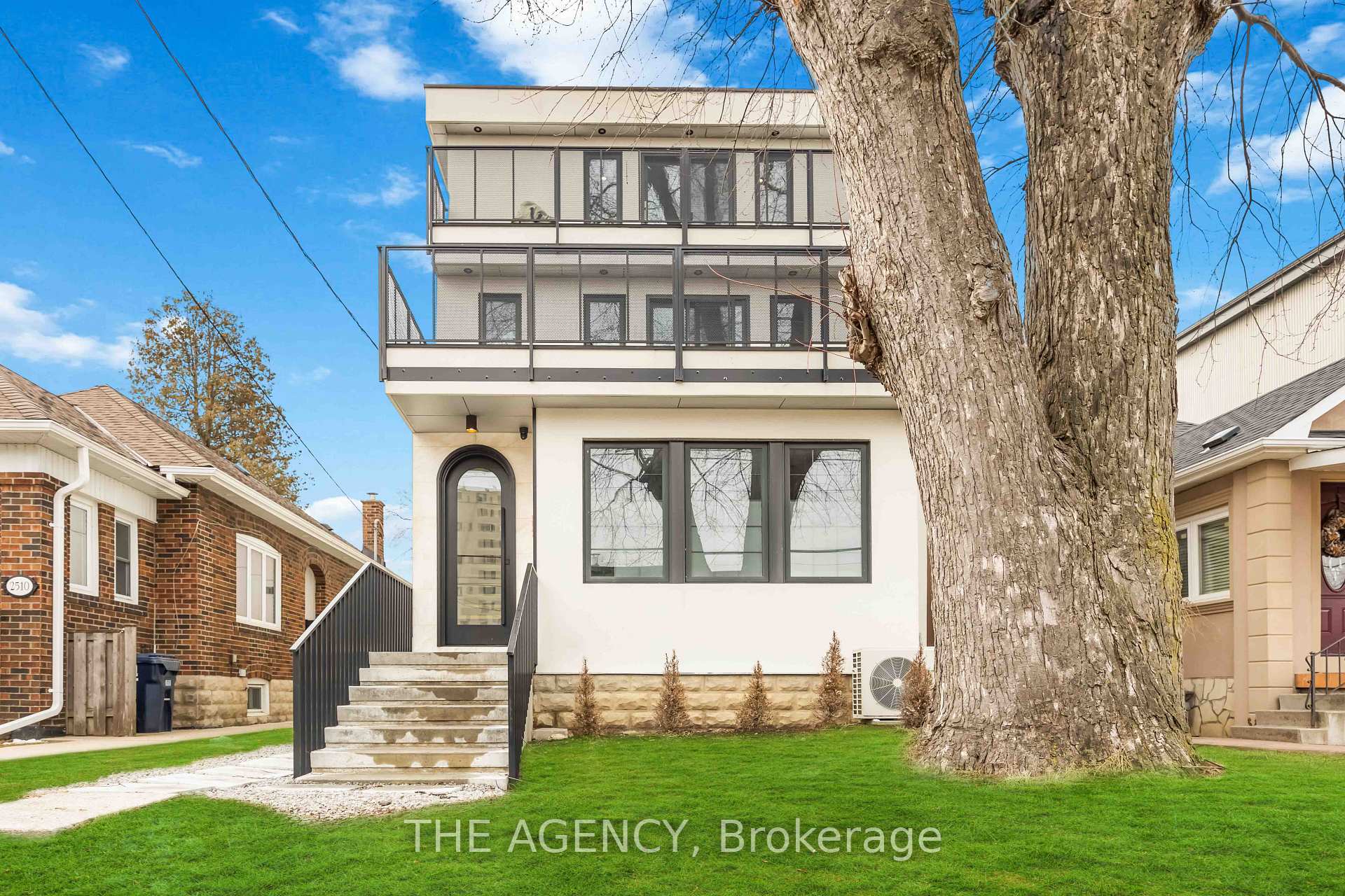 D - 2508 Lakeshore Boulevard, Toronto W06, ON, exterior