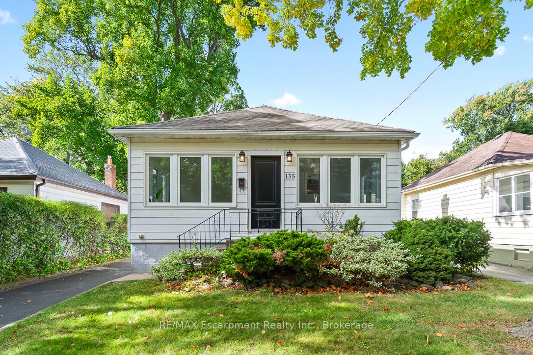 135 DEANE Avenue, Oakville, ON, exterior