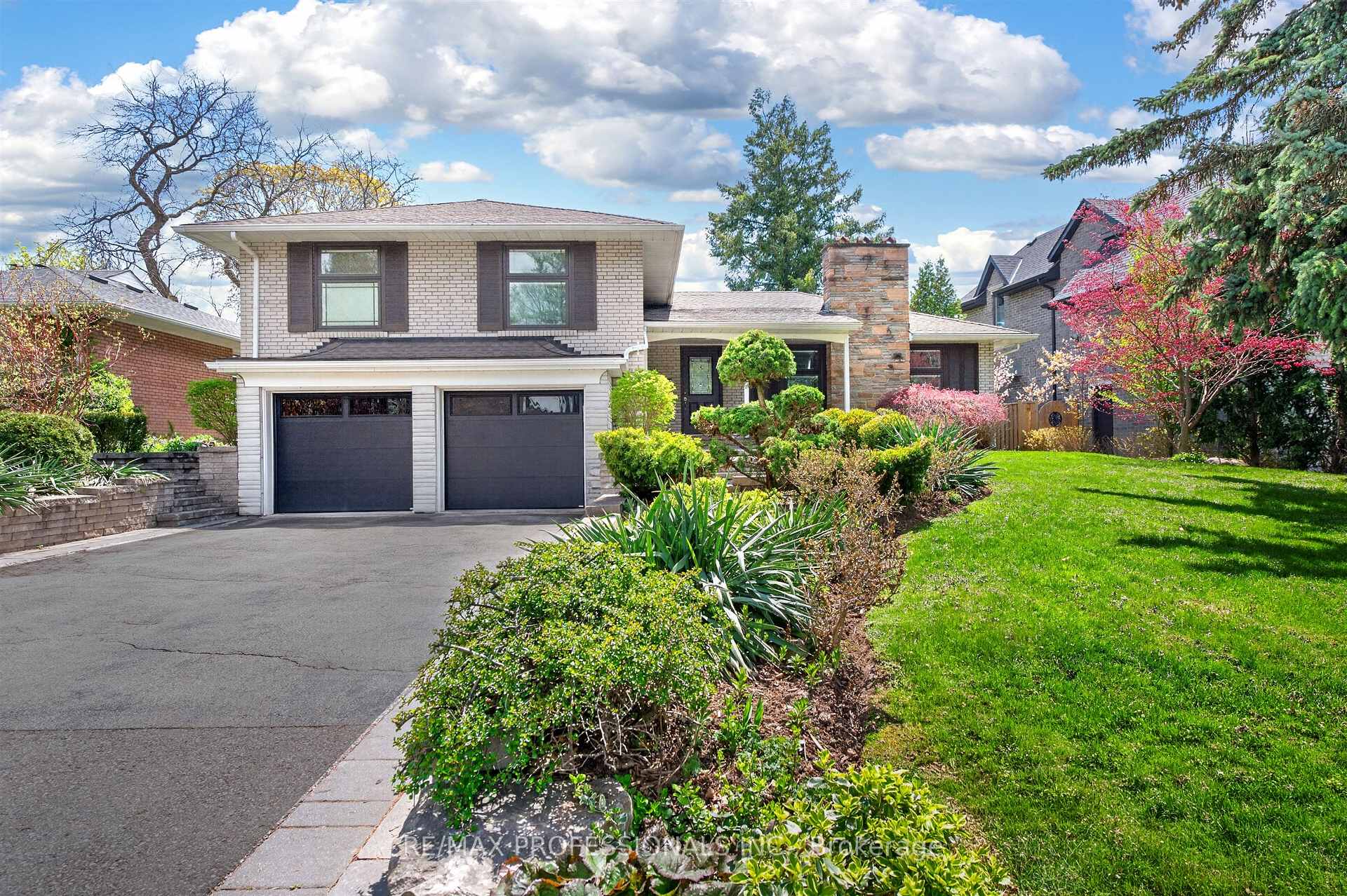 64 Ravensbourne Crescent, Toronto W08, ON, exterior
