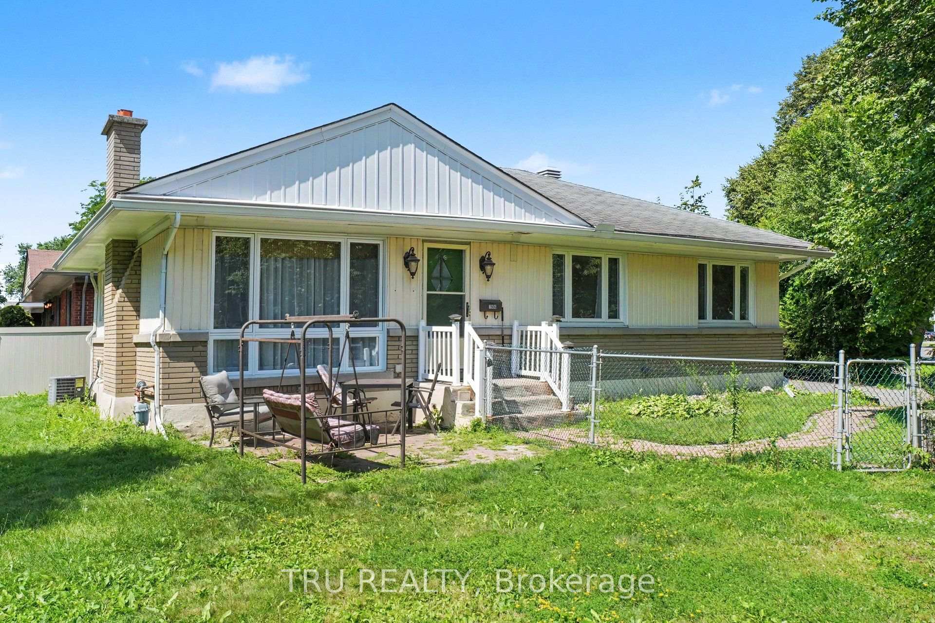 1908 Saunderson Drive, Elmvale Acres and Area, ON, exterior