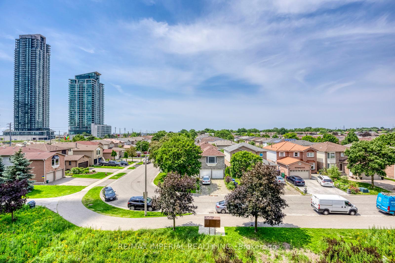 7 - 4020 Parkside Village Drive, Mississauga, ON, exterior