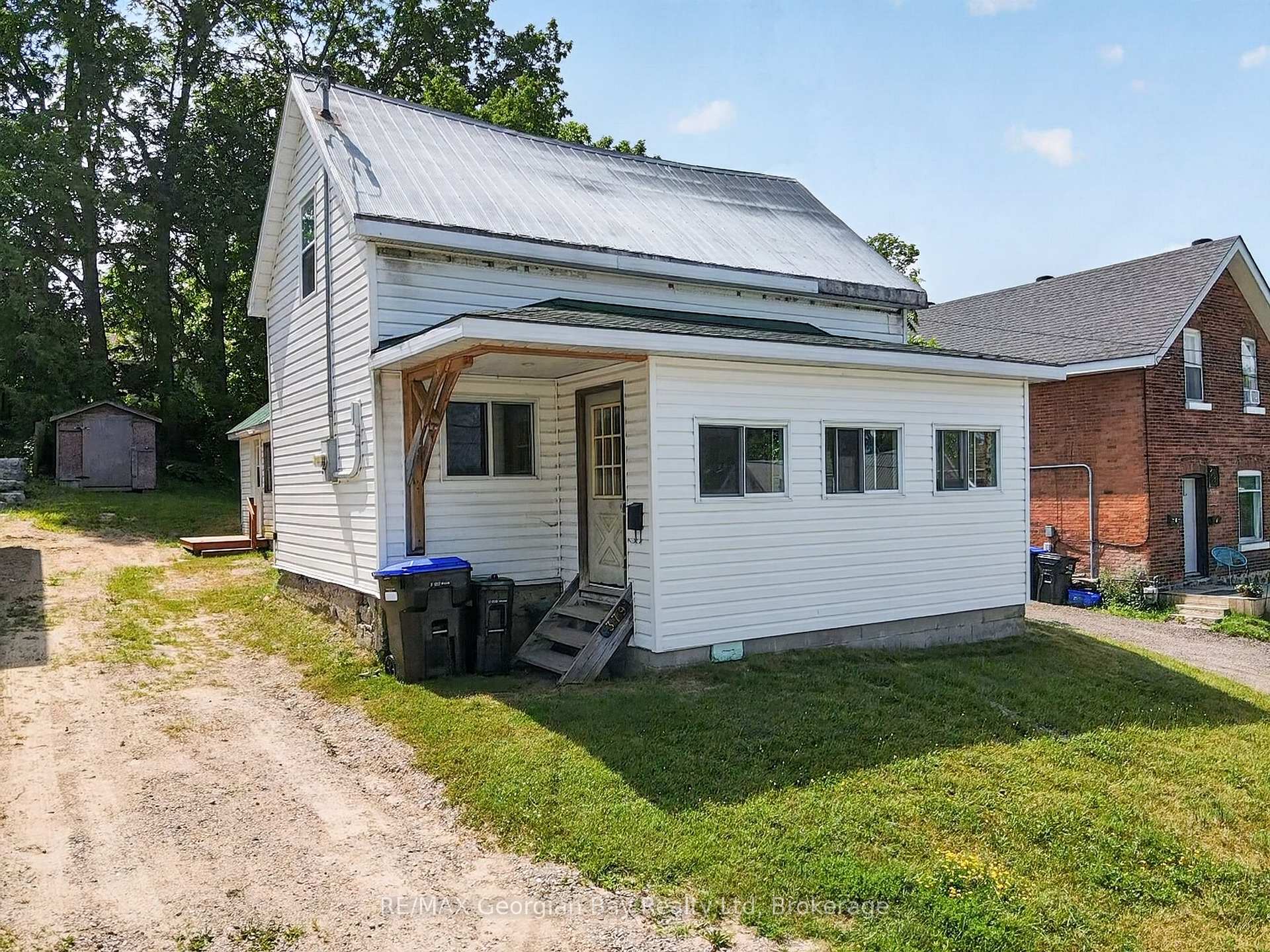 379 Gloucester Street, Midland, ON, exterior