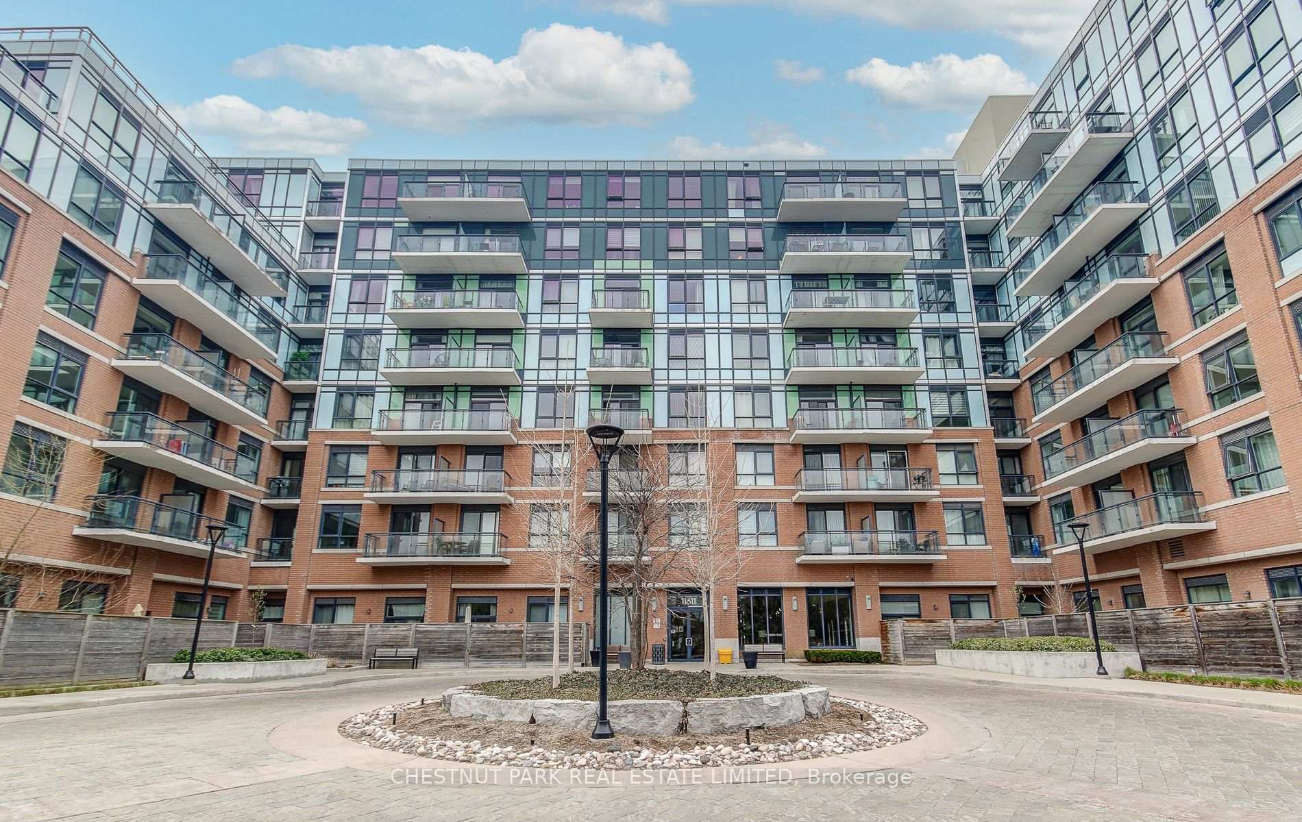 109 - 11611 Yonge Street, Richmond Hill, ON, exterior