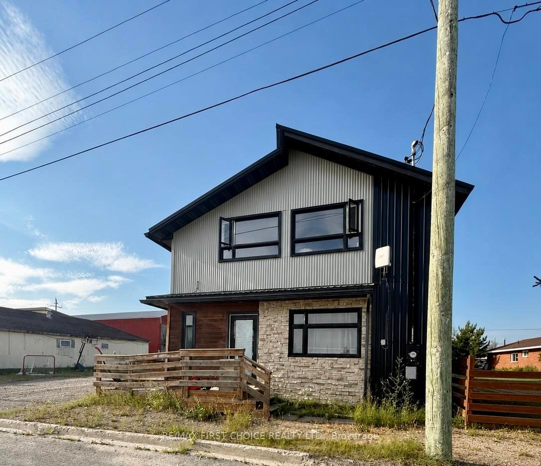 108 First NE Avenue, Greenstone, ON, exterior