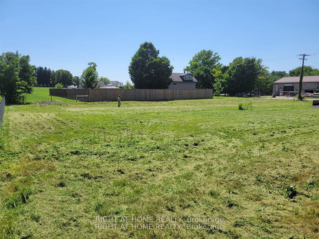 690 Highway 20 W Fonthill N/A, Pelham, ON, exterior