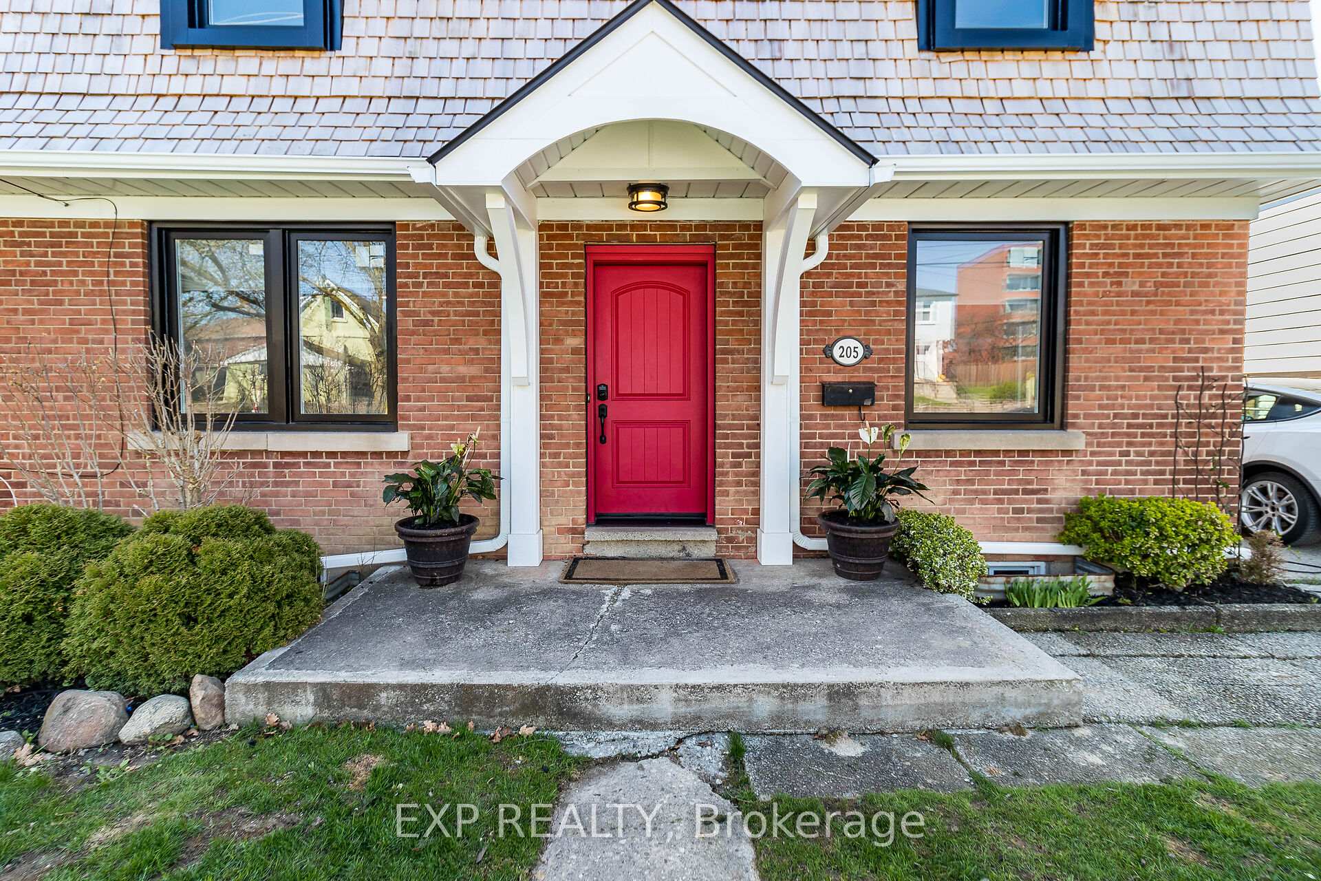 205 Church Street, Toronto W04, ON, exterior