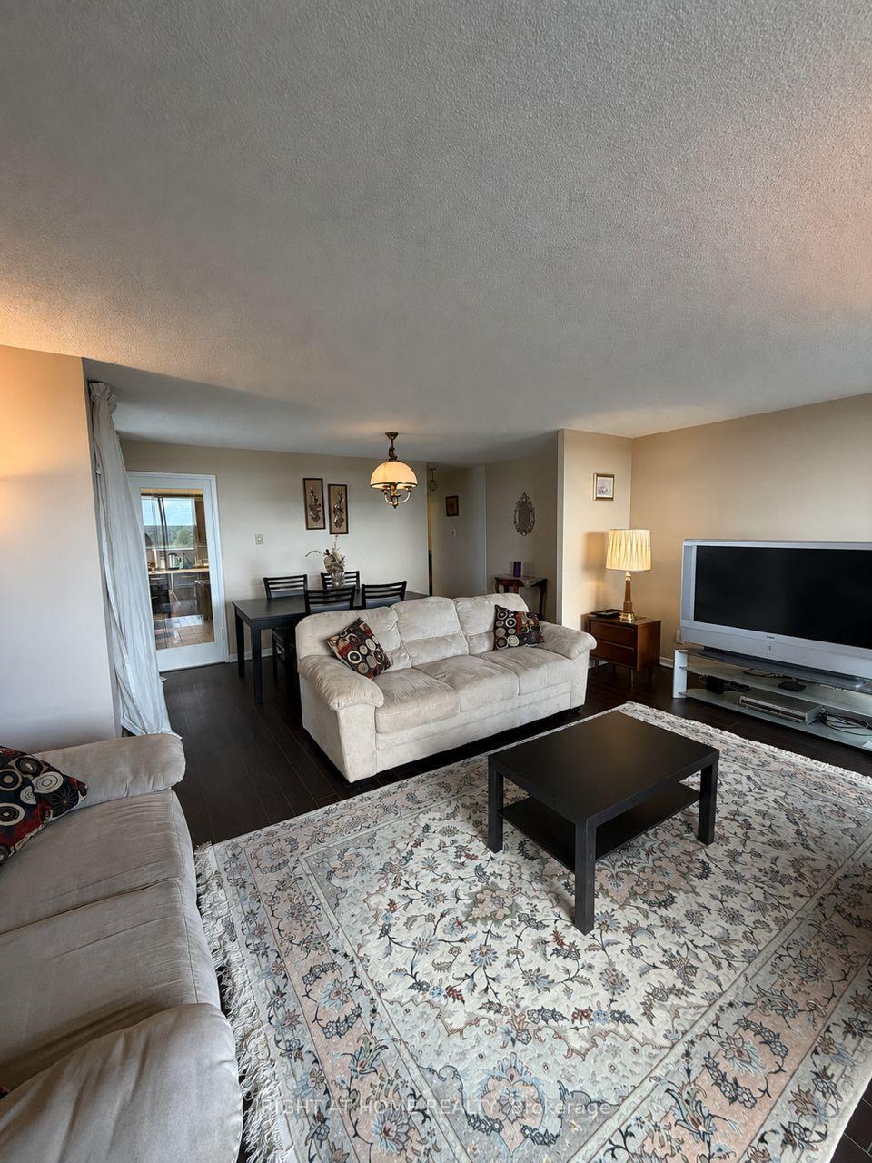 802 - 60 Inverlochy Boulevard, Markham, ON, exterior