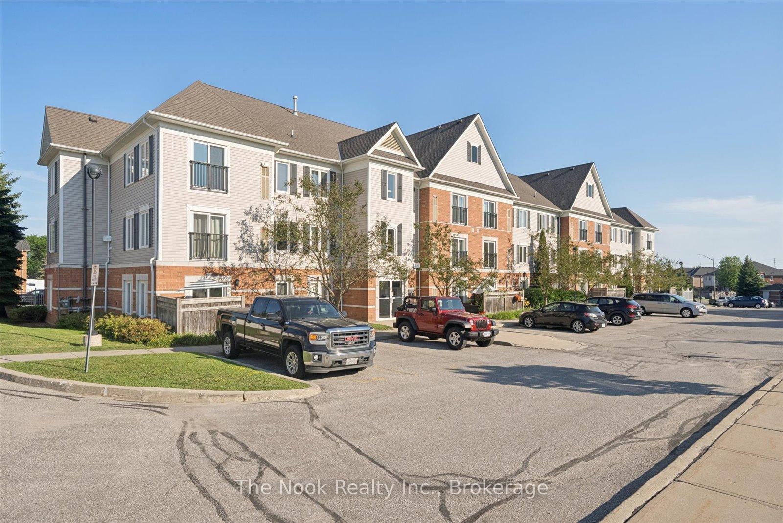 301 - 106 Aspen Springs Drive, Clarington, ON, exterior