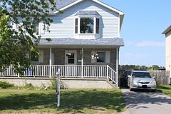 303 Conacher Drive, Kingston, ON, exterior