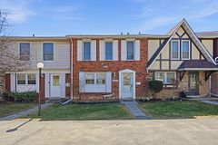 4 - 2252 Upper Middle Road, Burlington, ON, exterior