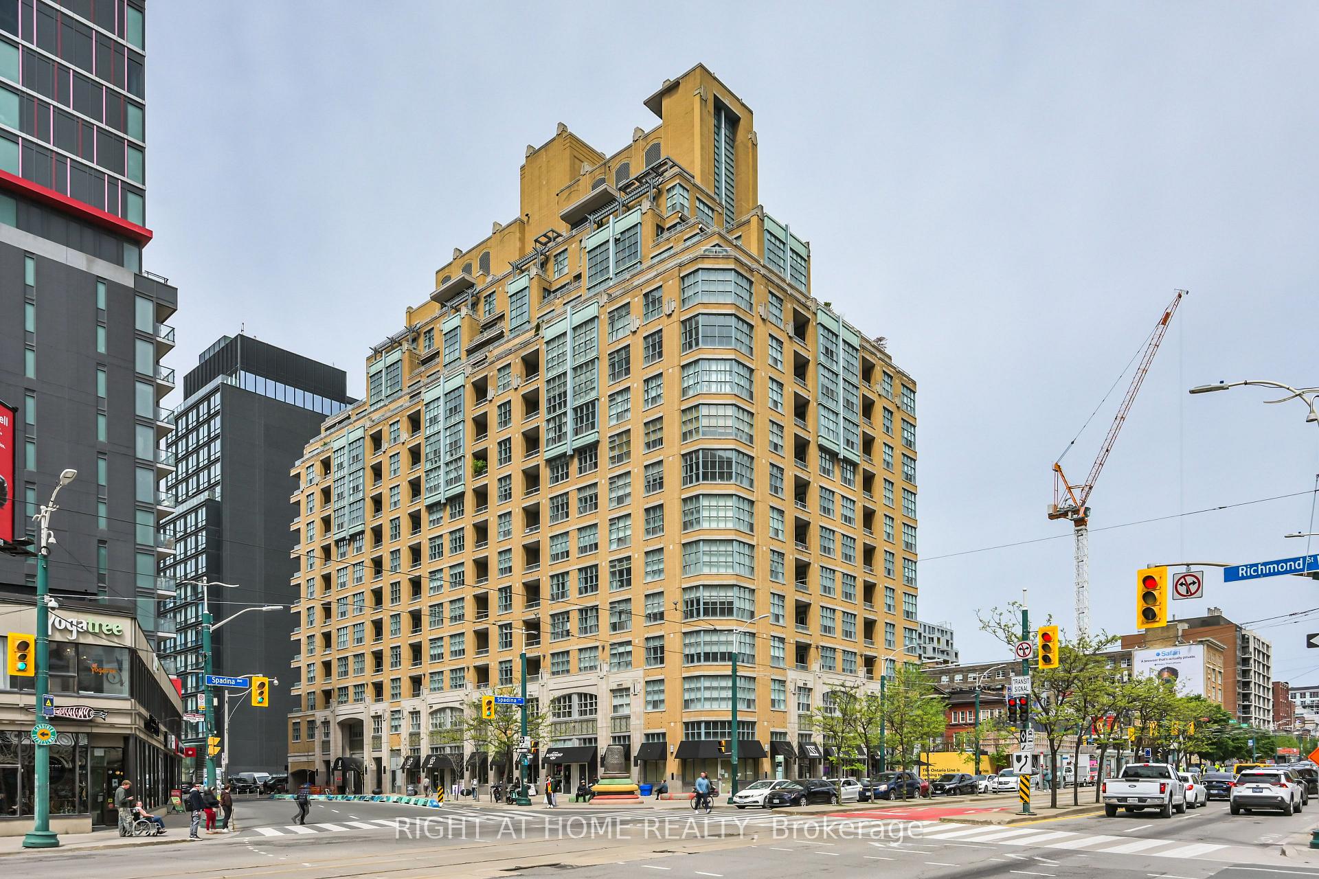 621 - 438 Richmond Street W, Toronto C01, ON, exterior