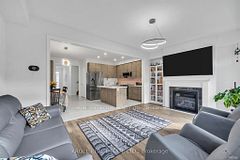 26 Frederick Taylor Way, East Gwillimbury, ON, exterior