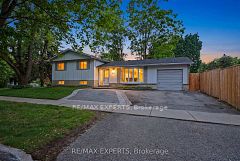 32 Oak Court, Aurora, ON, exterior