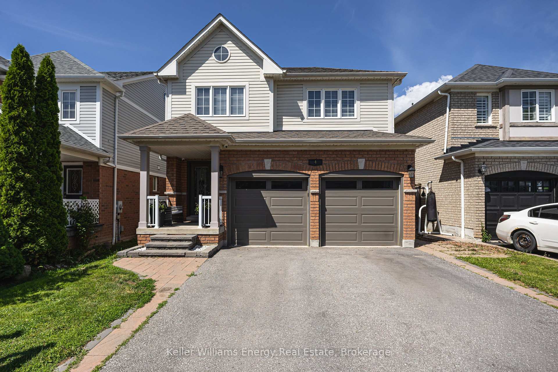4 Holman Court, Whitby, ON, exterior
