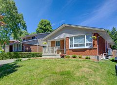 136 Dunsmere Drive, Kitchener, ON, exterior