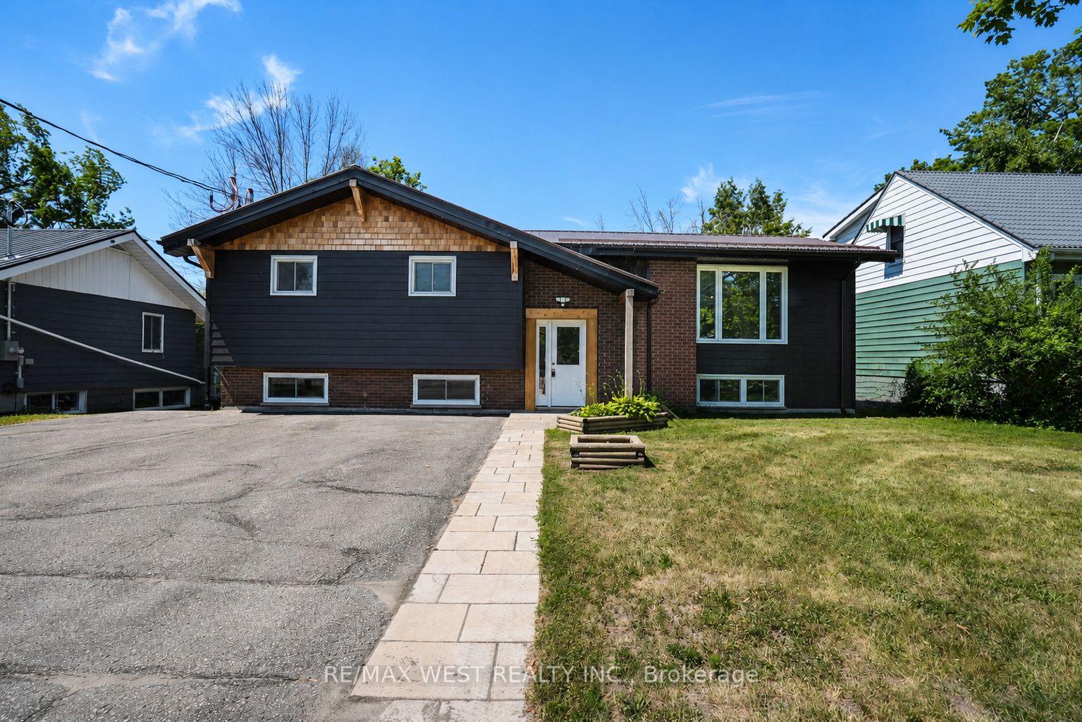 571 High Street, Orillia, ON, exterior