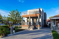 33 Landour Avenue, Toronto W03, ON, exterior