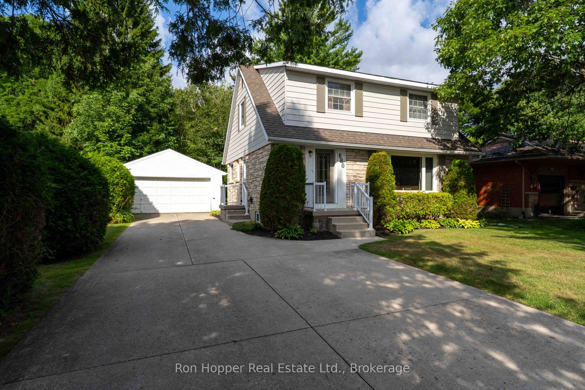 680 6th Avenue W, Owen Sound, ON, exterior