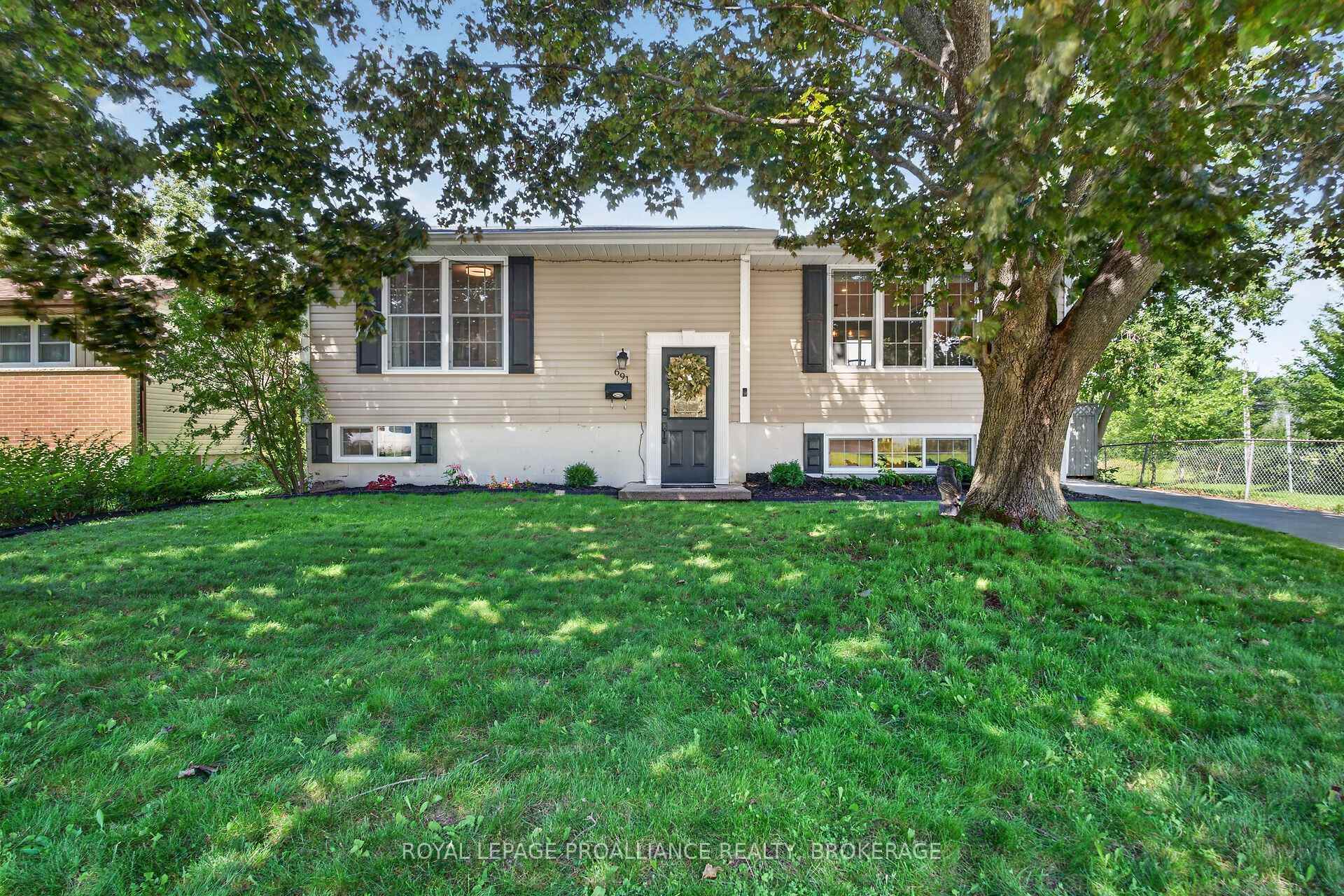 691 Aylmer Crescent, Kingston, ON, exterior