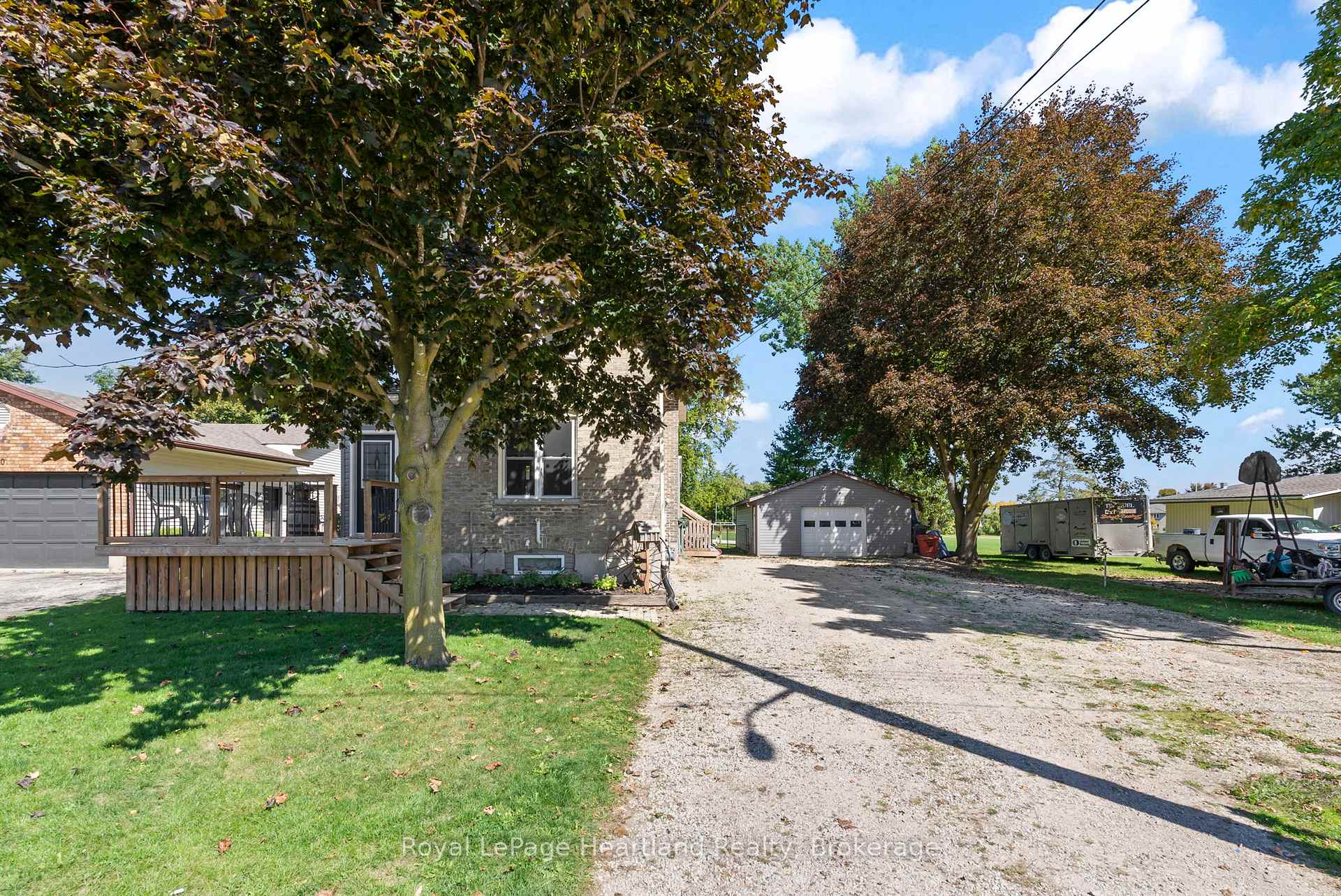 555 RAGLAN Street, Minto, ON, exterior