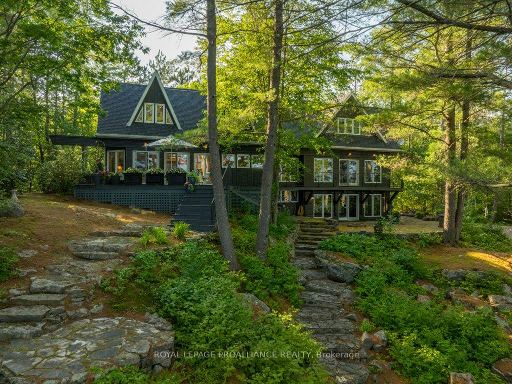 403 Henniger Road, Addington Highlands, ON, exterior