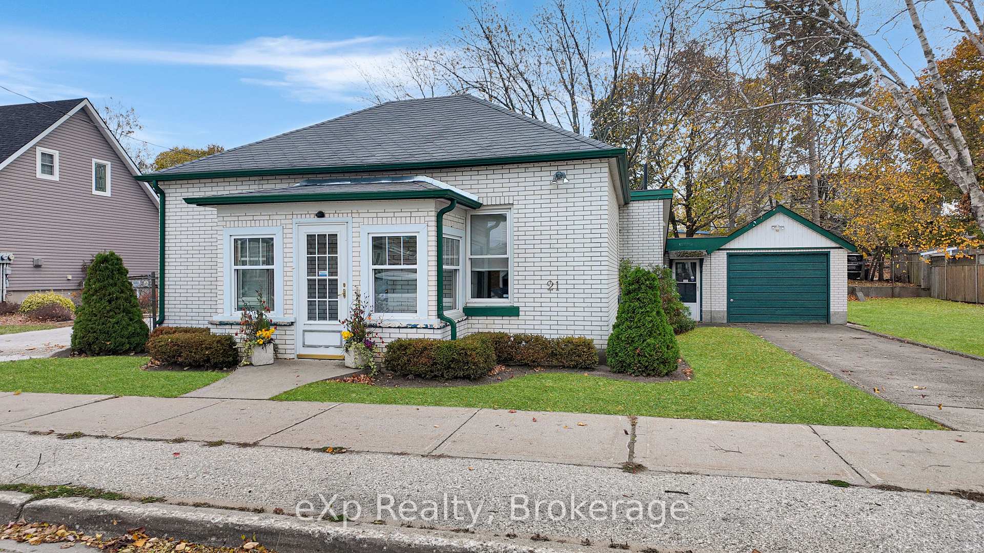 21 GROSVENOR Street N, Saugeen Shores, ON, exterior