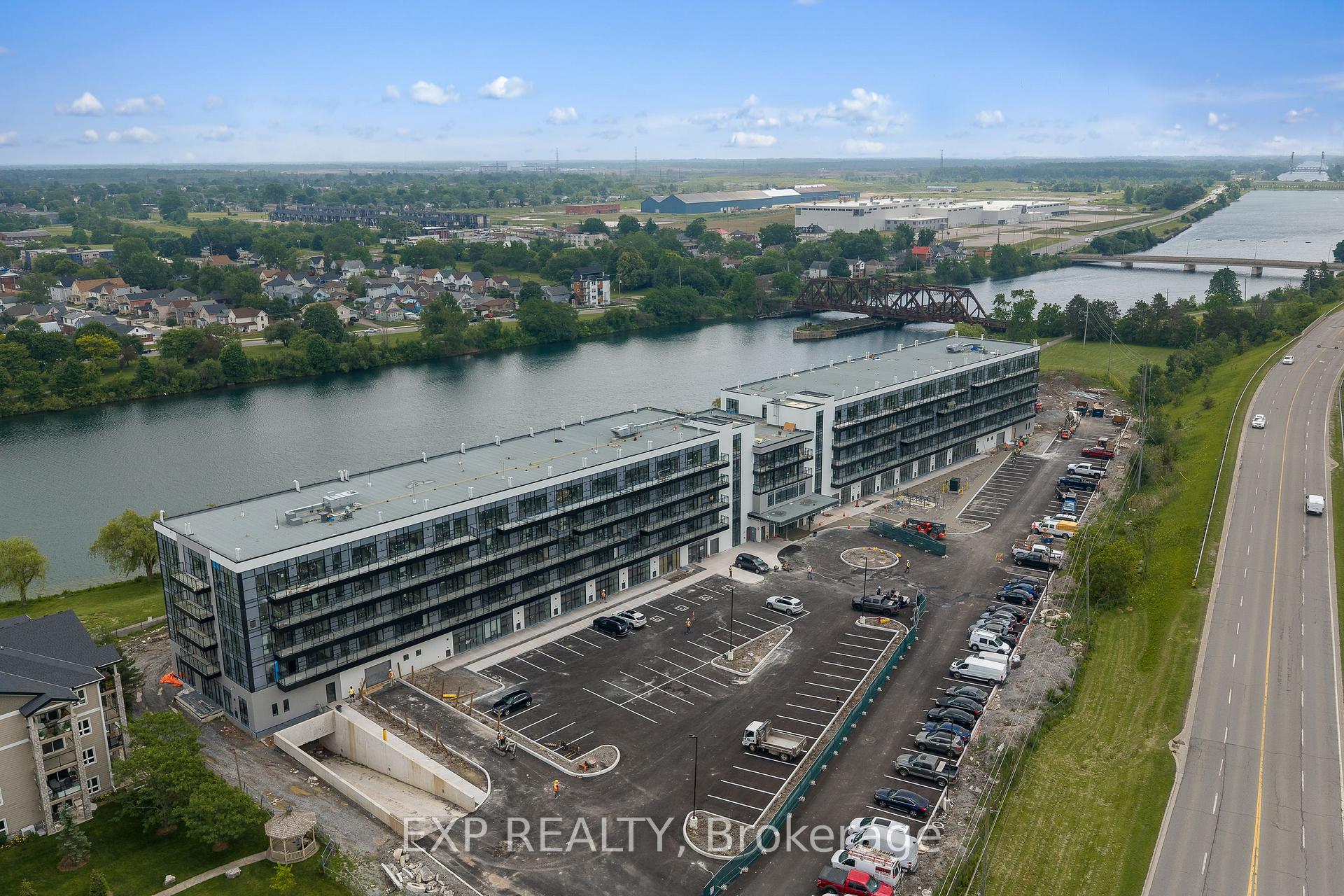 247 - 350 Prince Charles Dr Drive, Welland, ON, exterior