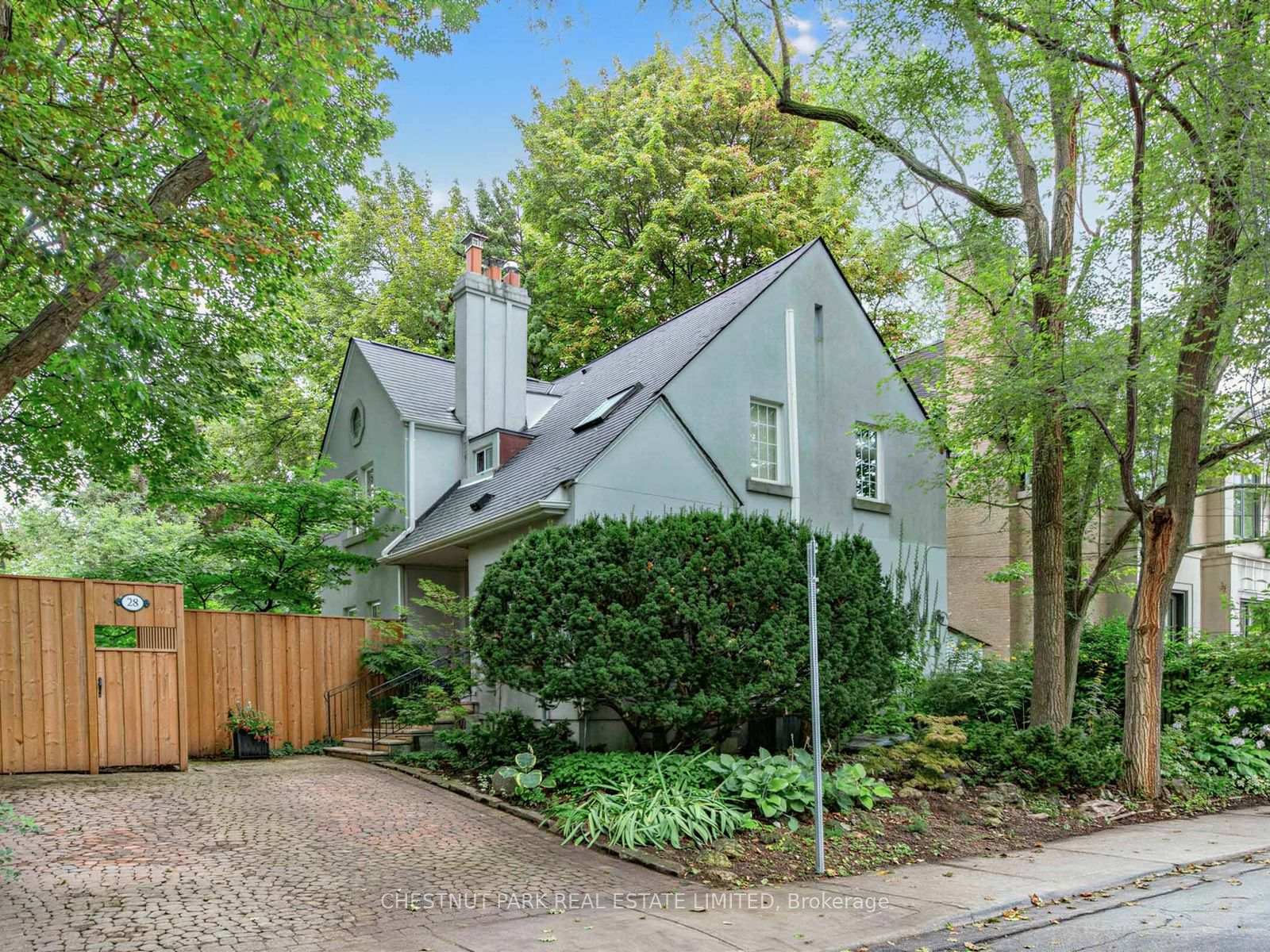 28 Clifton Road, Toronto C09, ON, exterior