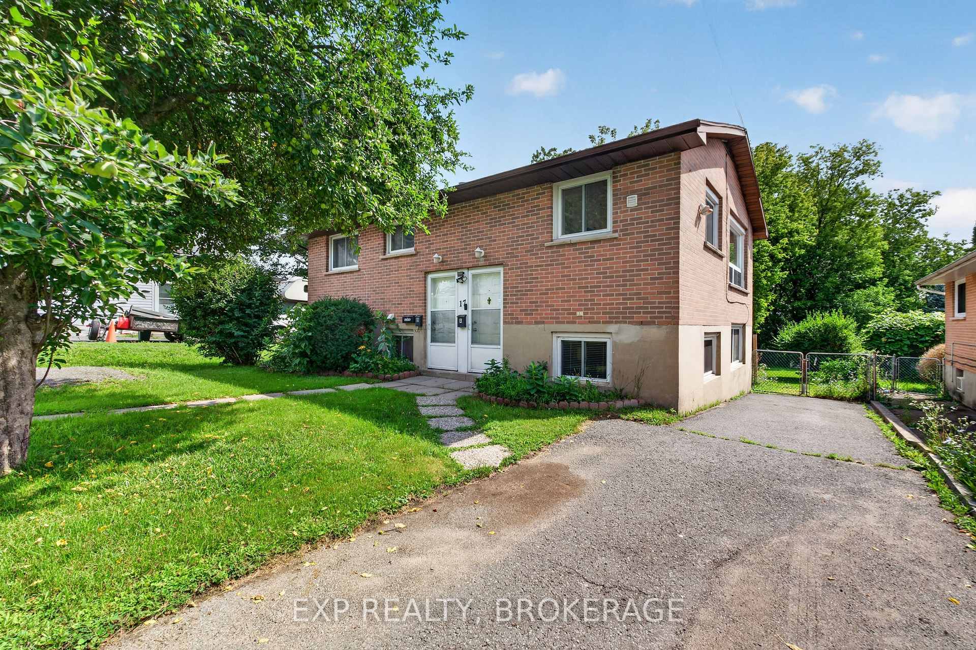 17 SHAW Street, Kingston, ON, exterior