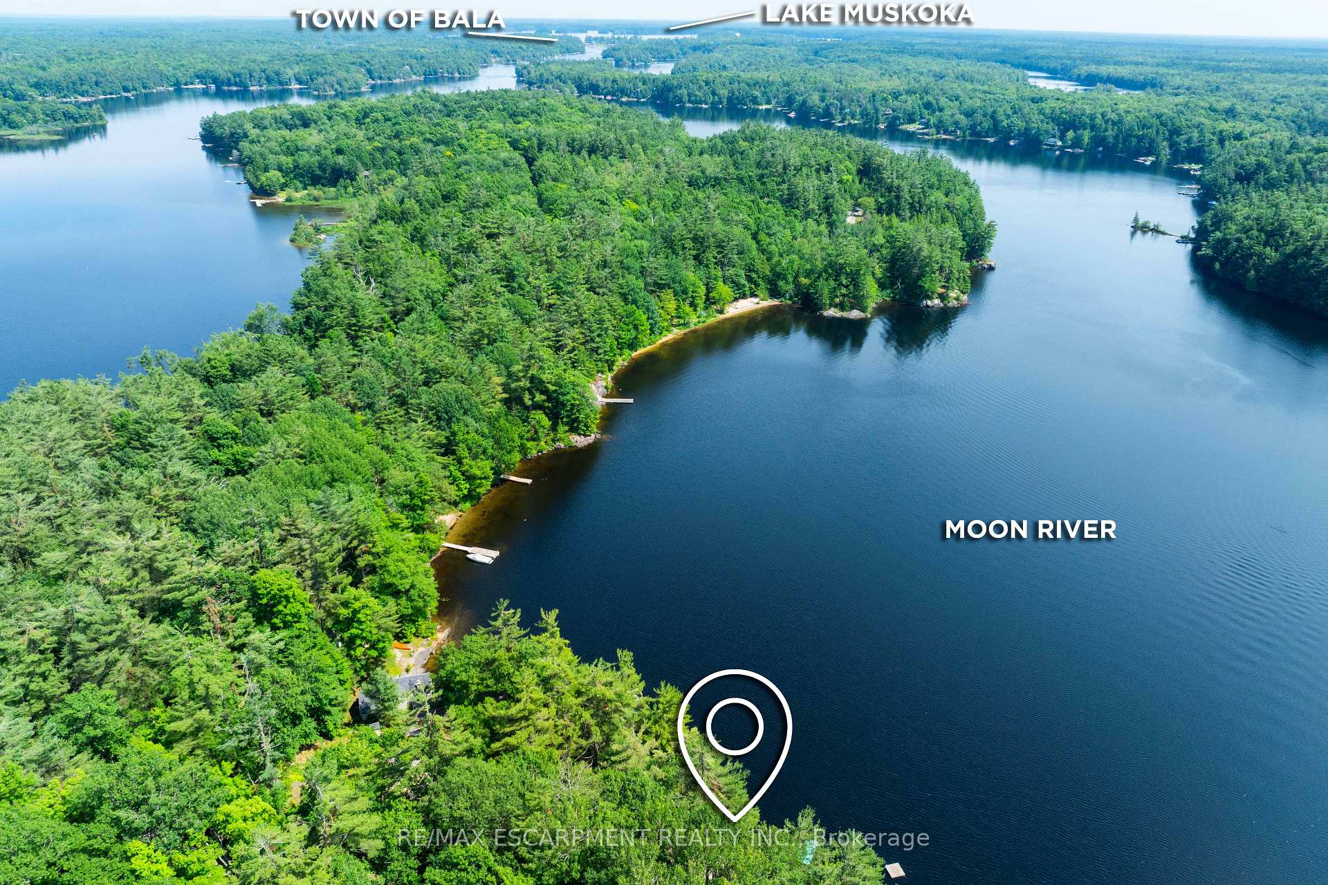 1009 Fogo Street, Muskoka Lakes, ON, exterior