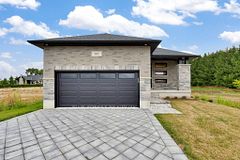 147 SHIRLEY Street, Thames Centre, ON, exterior