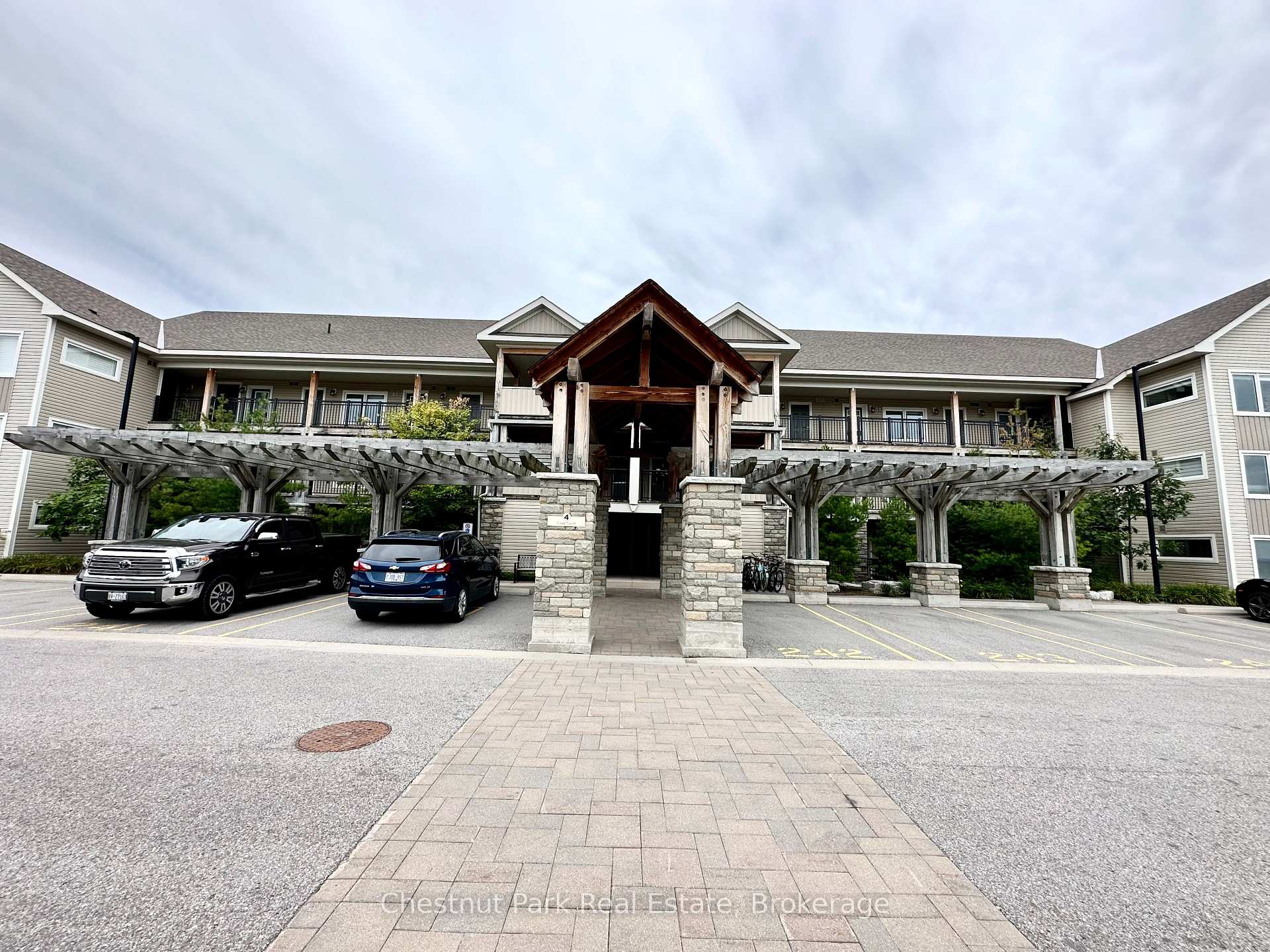306 - 4 Cove Court, Collingwood, ON, exterior