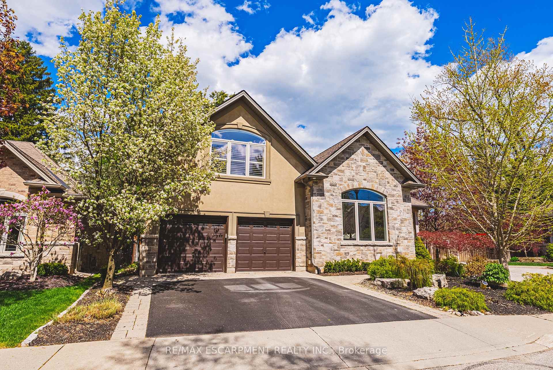 3 - 976 Shadeland Avenue, Burlington, ON, exterior