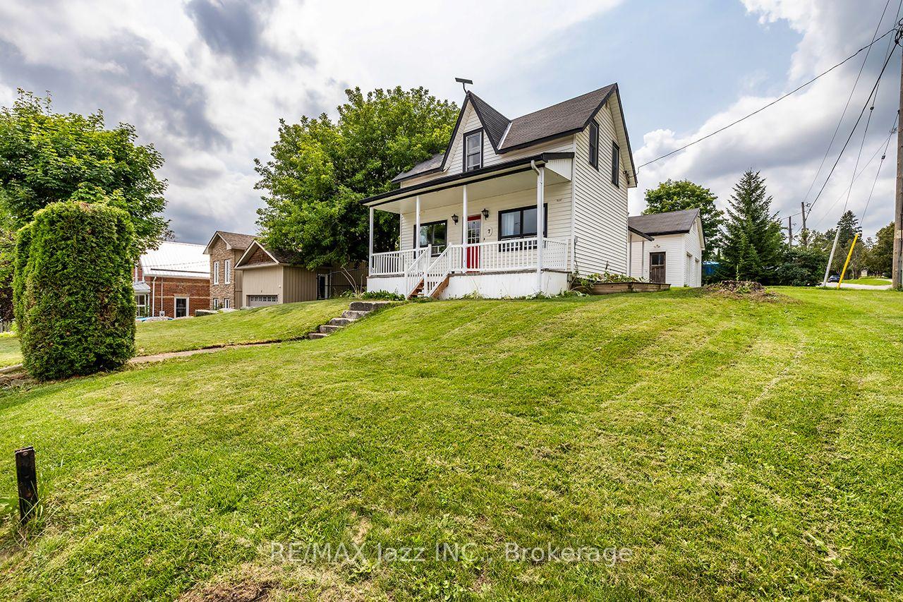 7 Union Street, Cavan Monaghan, ON, exterior