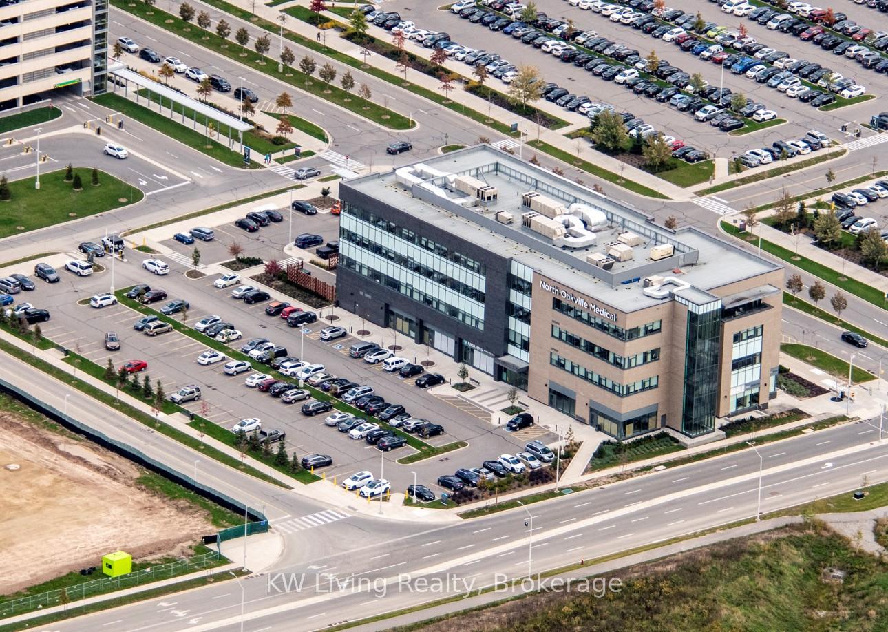 217 - 3075 Hospital Gate, Oakville, ON, exterior