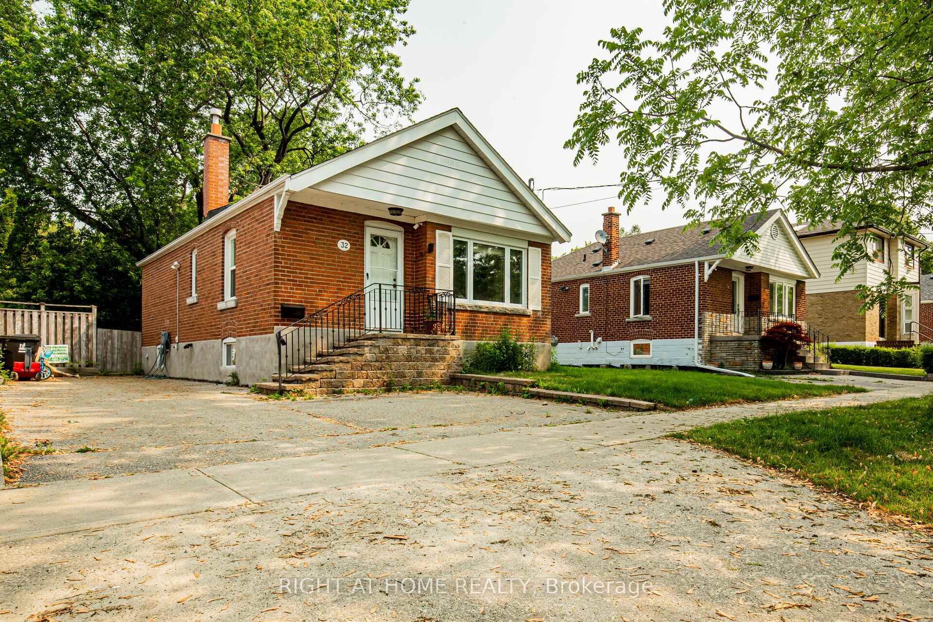 32 Florens Avenue, Toronto E04, ON, exterior