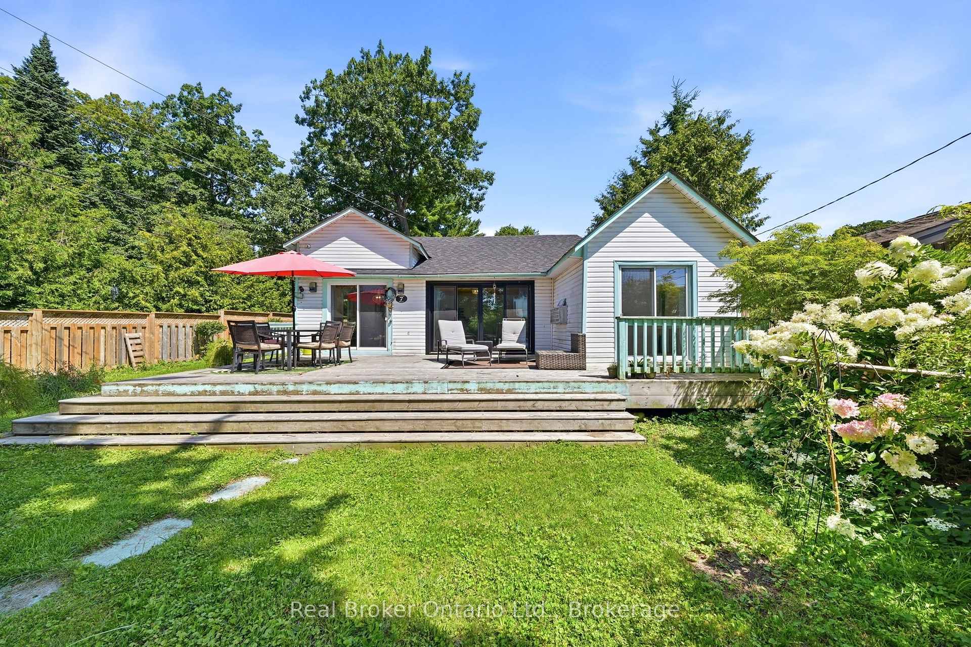 7 Oliver Drive, Tiny, ON, exterior