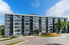 606 - 147 Wellington Street W, Aurora, ON, exterior