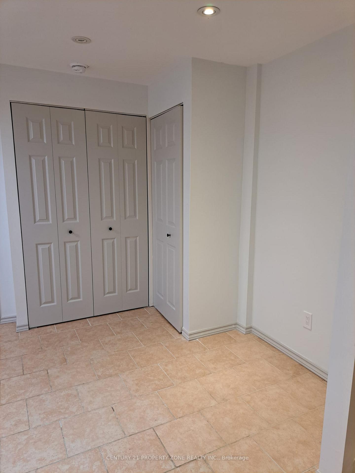 3281 Sunlight Street, Mississauga, ON, exterior