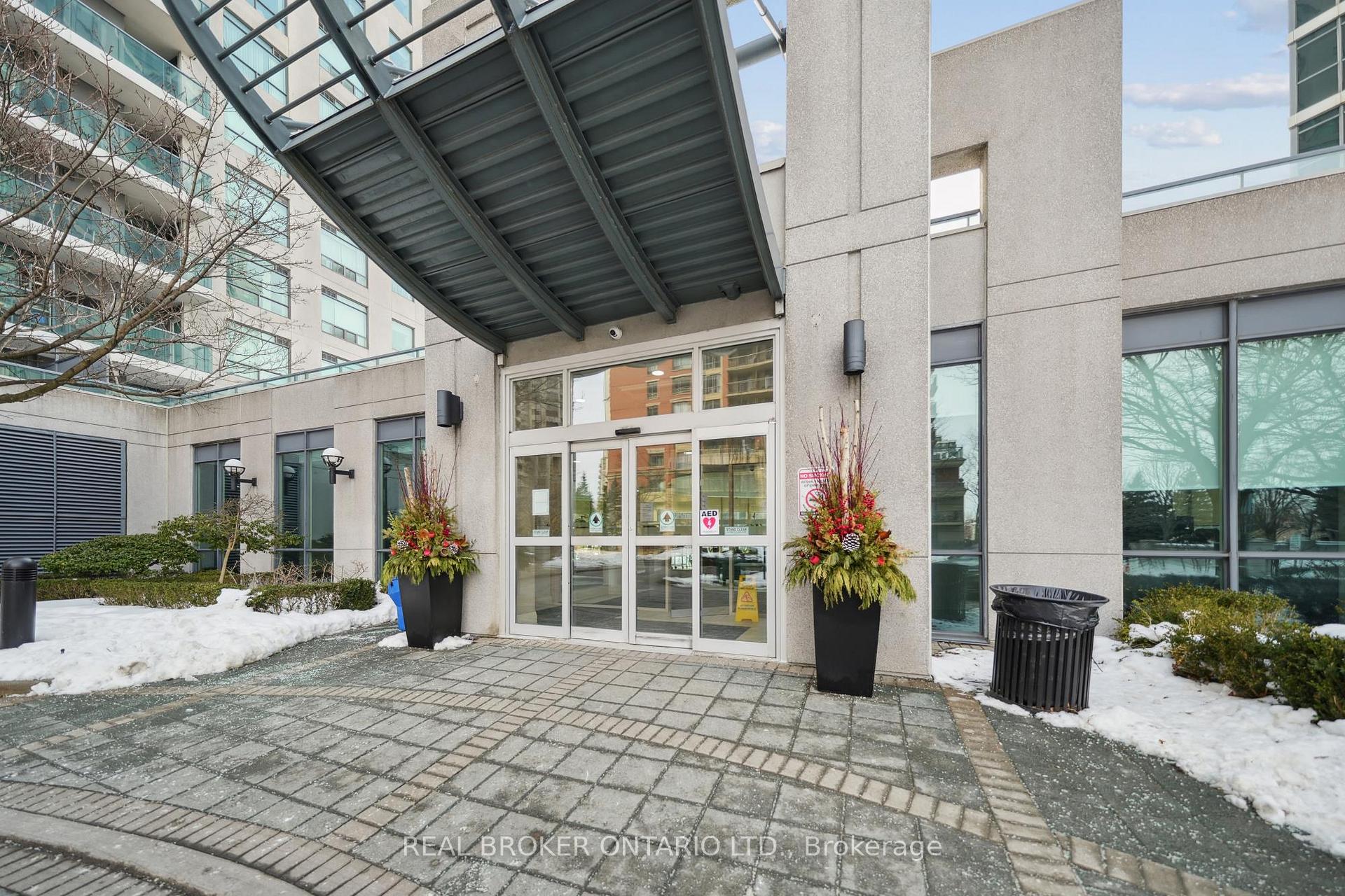 808 - 28 Harrison Garden Boulevard, Toronto C14, ON, exterior